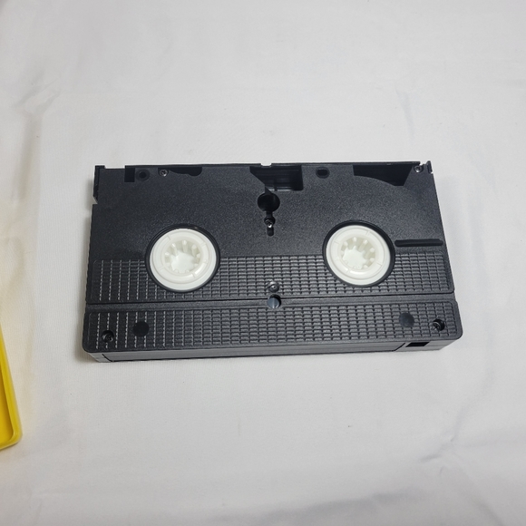 Vintage The Beatles Yellow Submarine VHS Animated cartoon Movie Tested Working - Picture 6 of 6